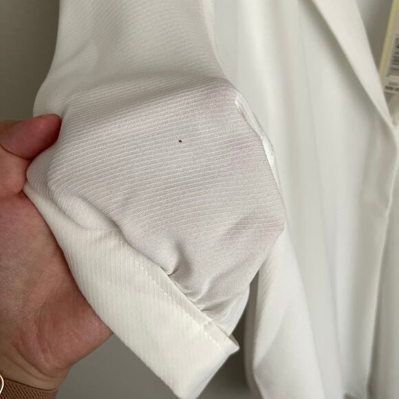 NWT Max Studio White Textured Puff Sleeve Blouse (2X) - Picture 9 of 9